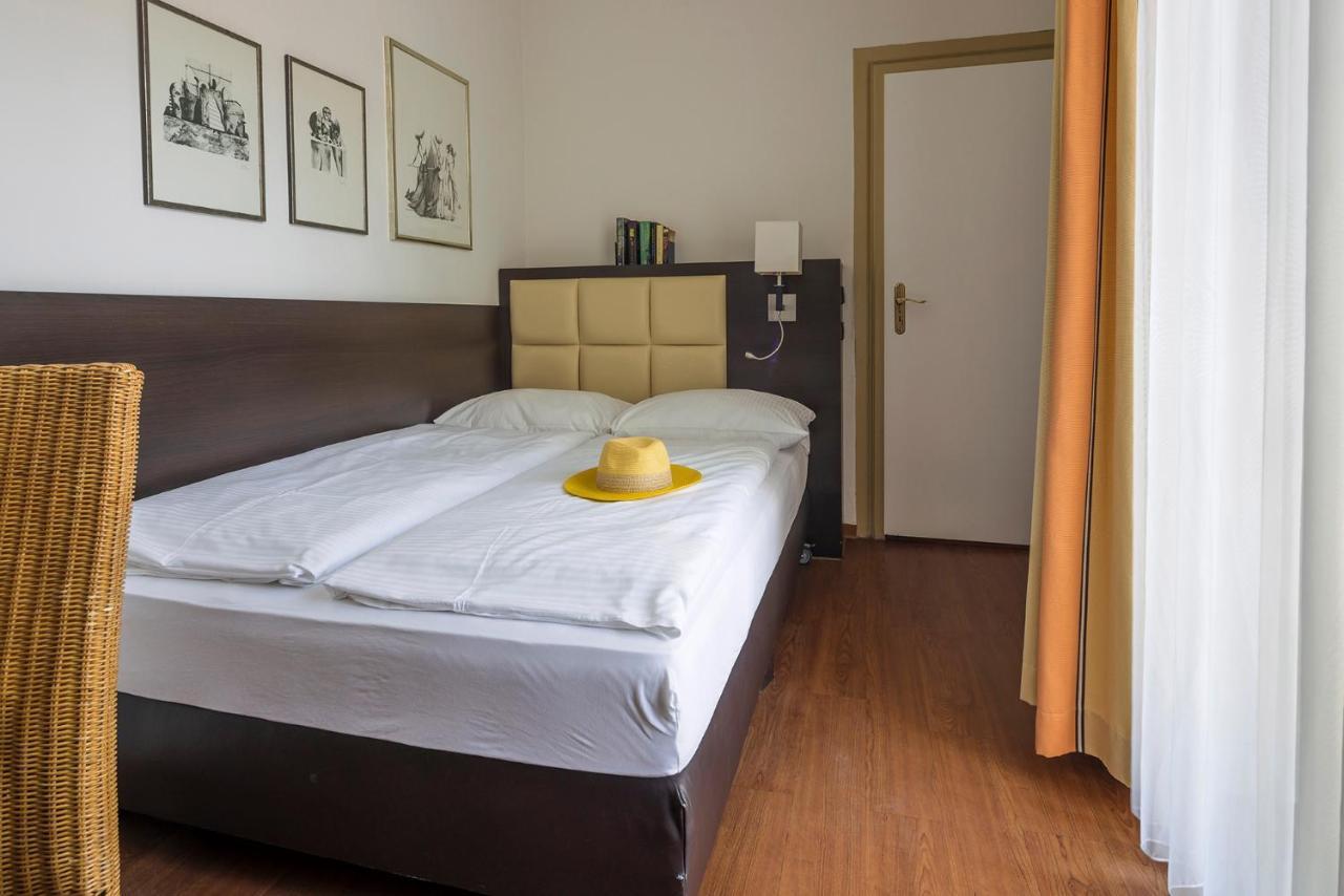 Hotel Minerva ไฟรบวร์กอิมไบรส์เกา ภายนอก รูปภาพ